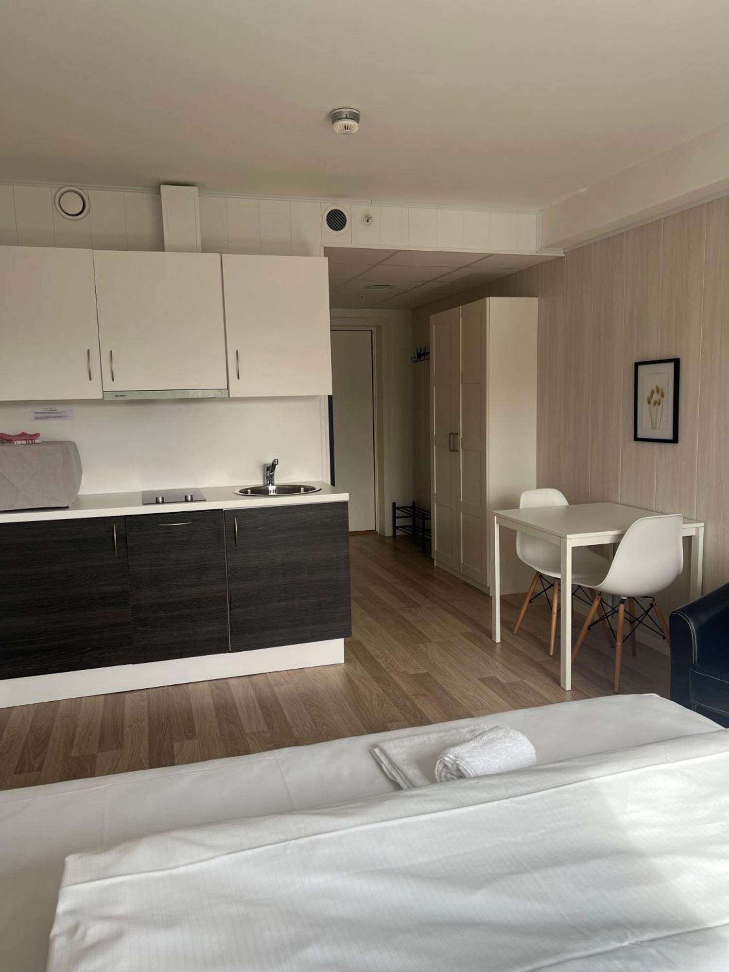 Selvbetjent Leilighetshotell Med Studioleiligheter Ålgård Exterior foto